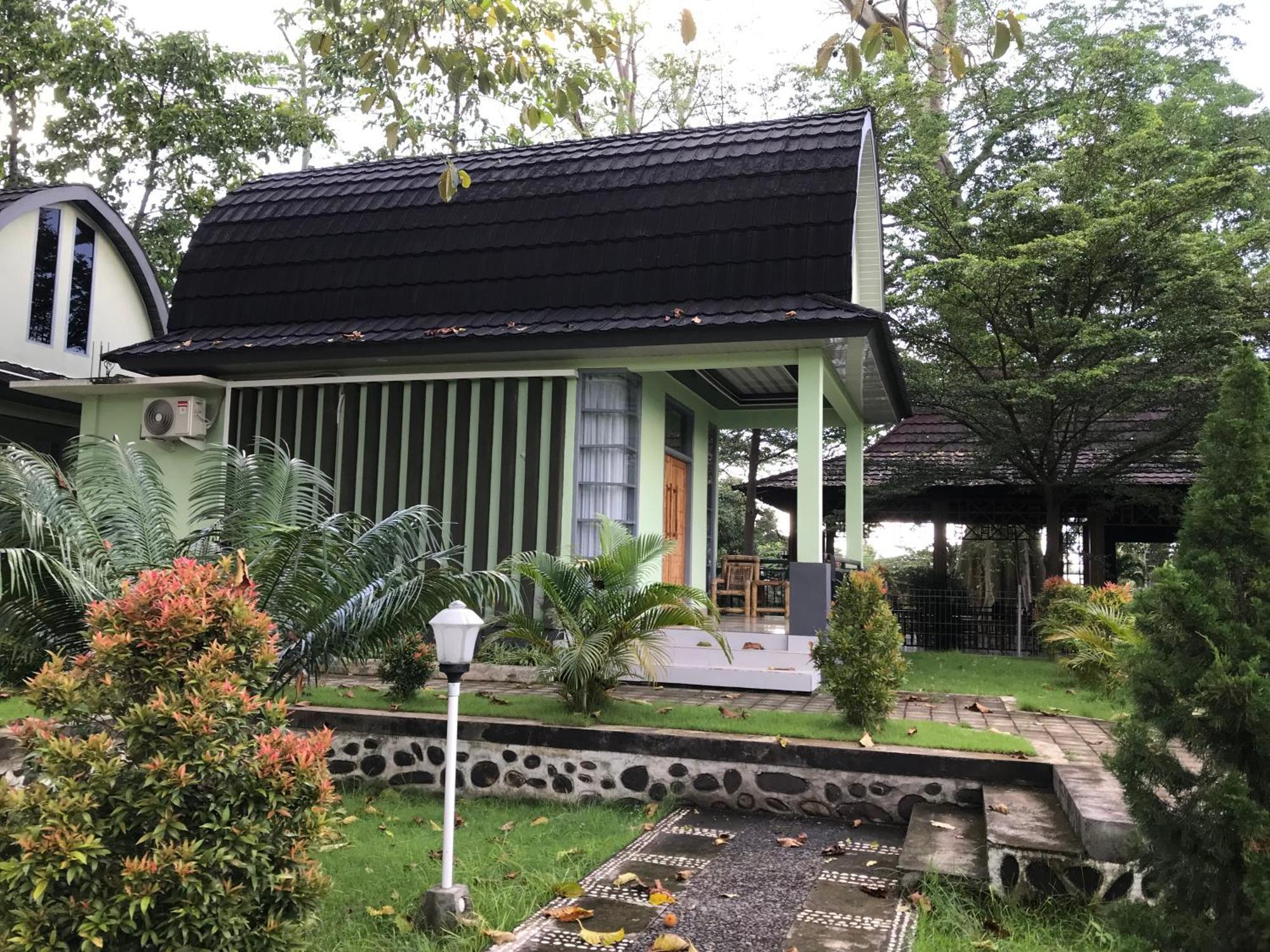 Pohon Purba Resort & Restaurant Labuhan Pandan Eksteriør bilde