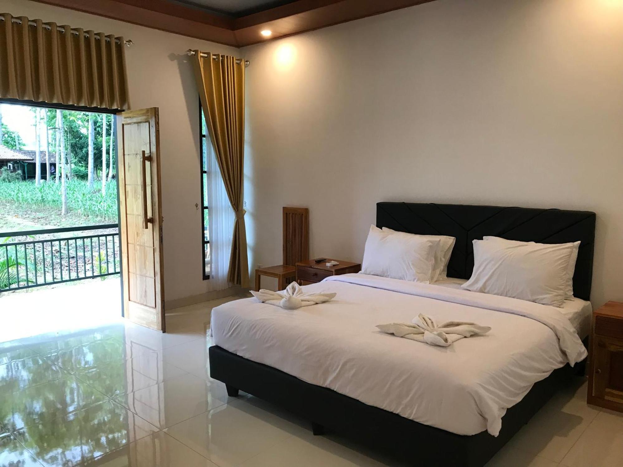 Pohon Purba Resort & Restaurant Labuhan Pandan Eksteriør bilde